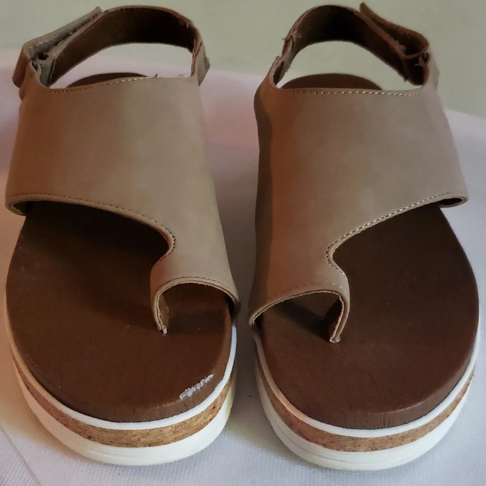 Adrienne Vittadini Sport Beige Summer Sandals 7.5 - Picture 14 of 15